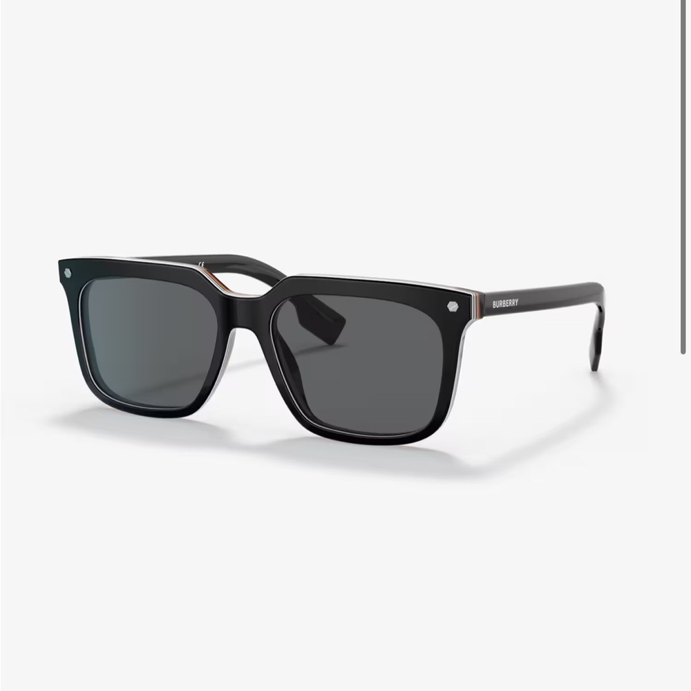 NWT Burberry Sunglasses BE4337 Carnaby